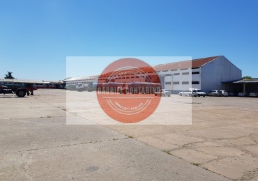 ALQUILER - EXCELENTE NAVE LOGISTICA EN QUILMES - 2000 M2 con Playa