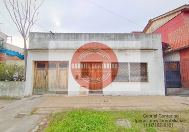 Amplia Casa 4 Amb. Con Cochera y Fondo - Sarandi